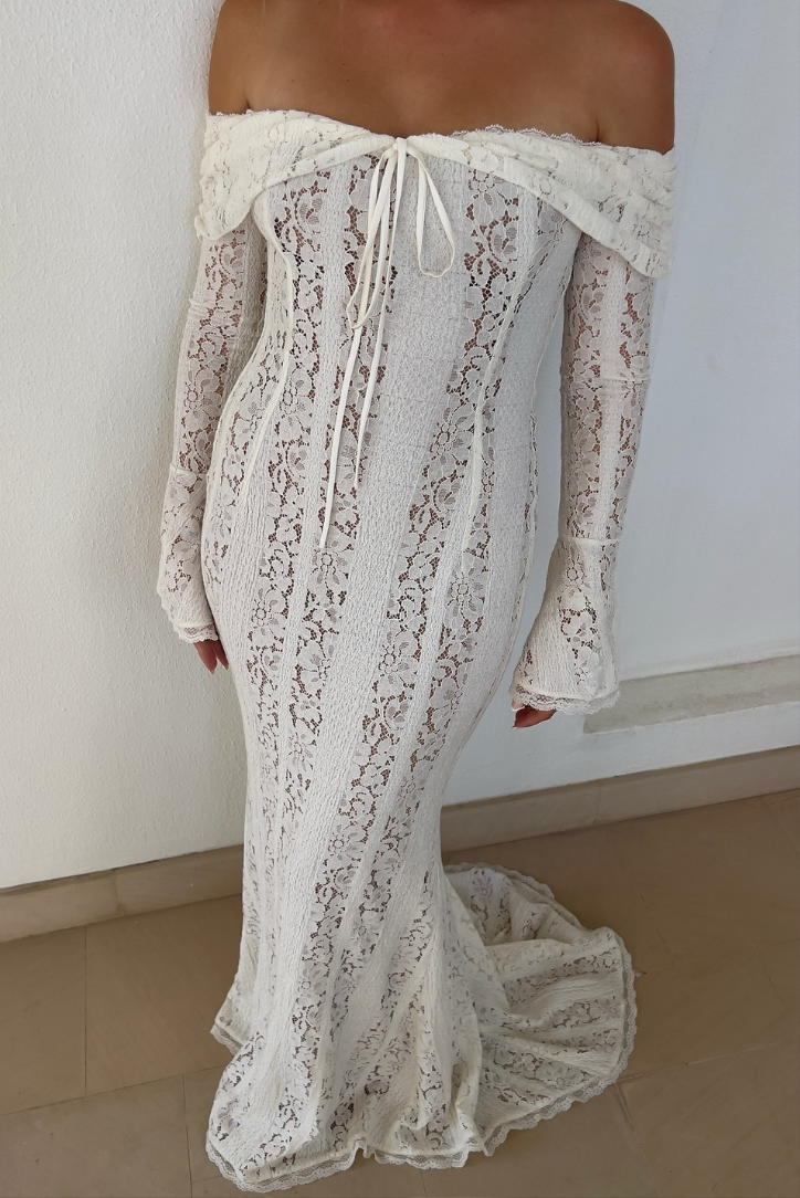Eulalia | Lace Maxi Dress