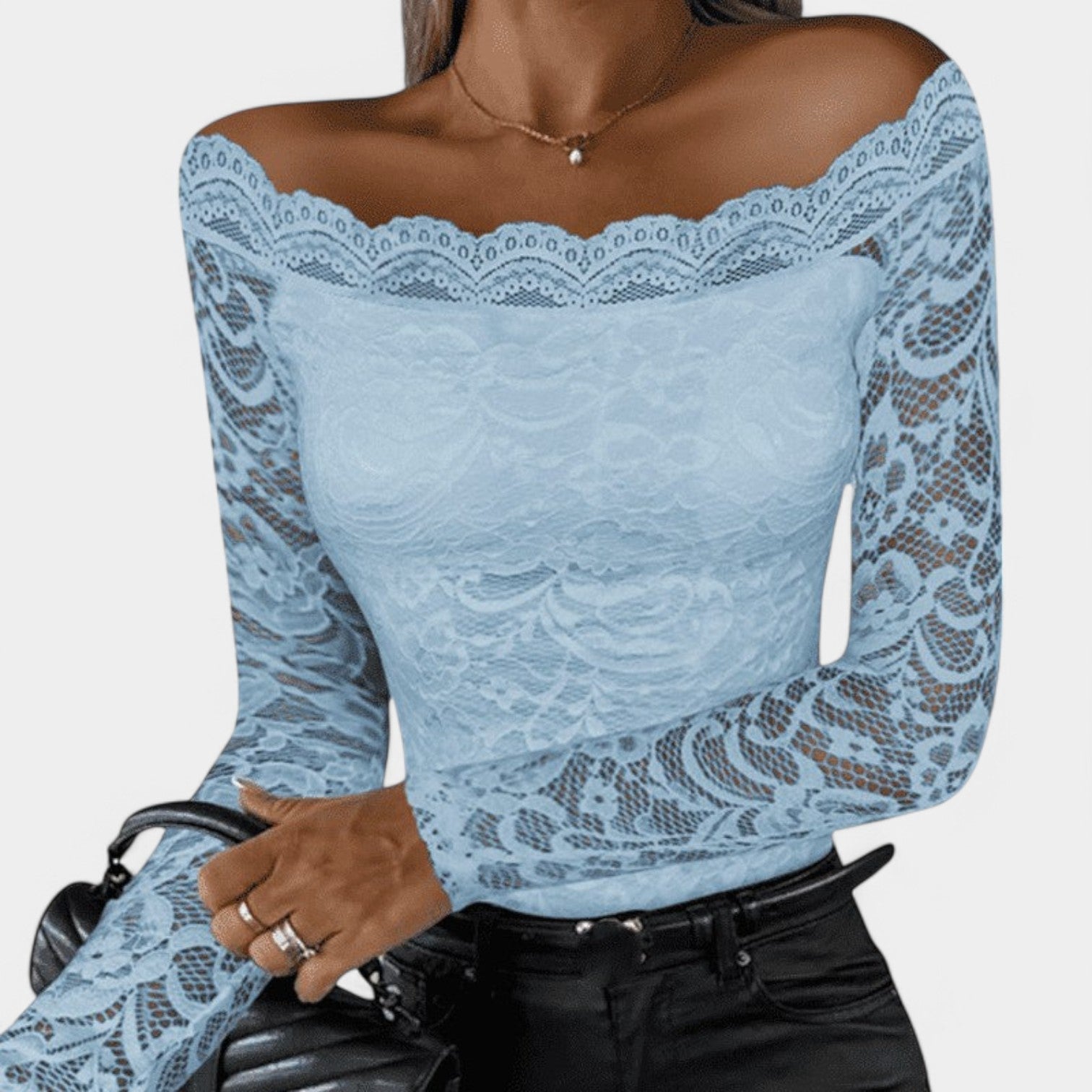 Isolde | Elegant Lace Off-Shoulder
