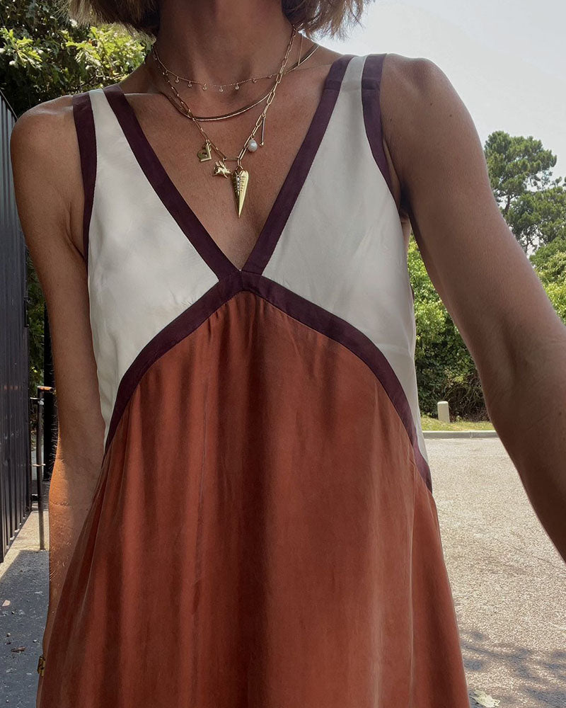 Vienne | Chic V-neck Dress