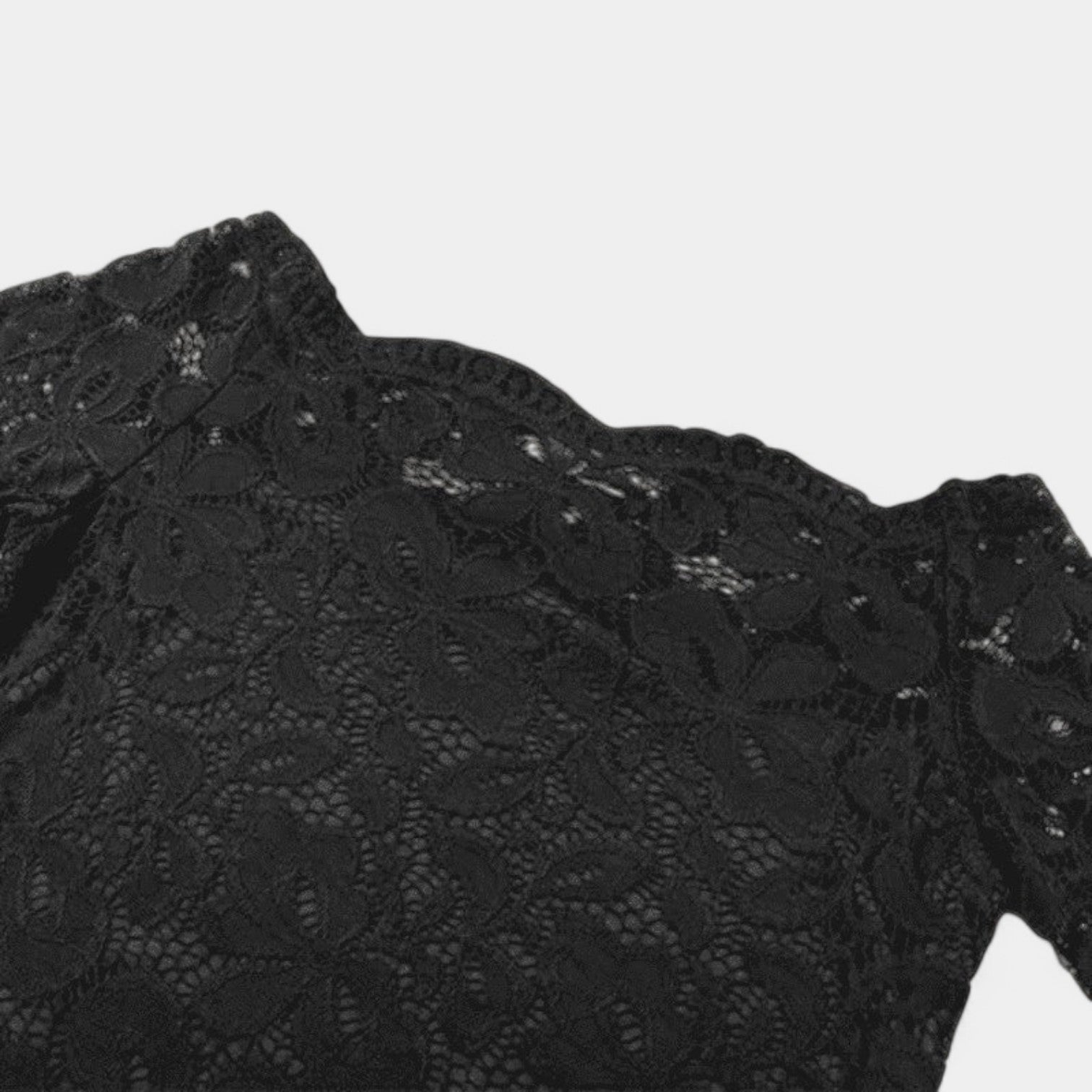 Isolde | Elegant Lace Off-Shoulder